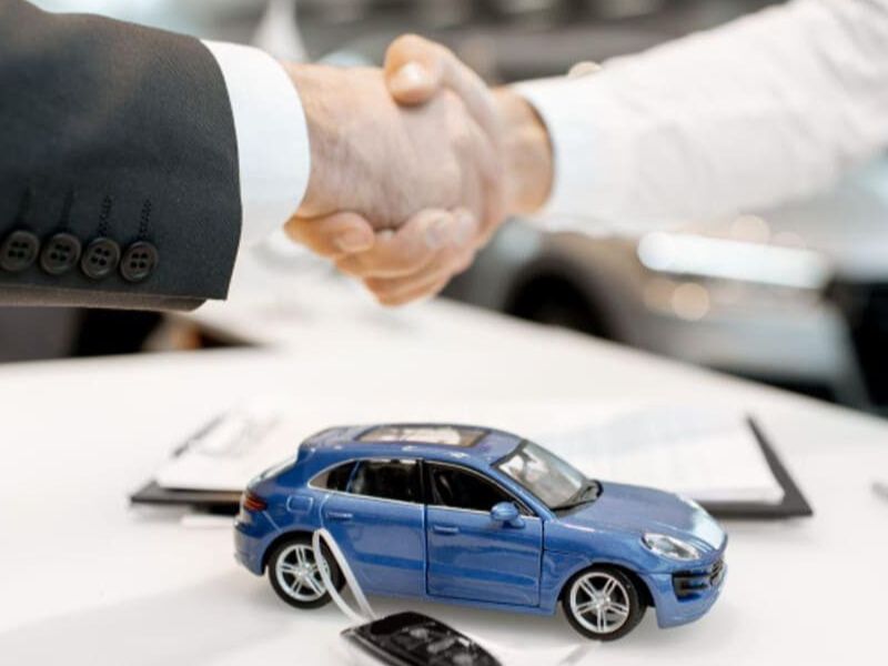 Doanh nghệp tự thuê xe có thể lựa chọn xe đời mới, sang trọng (Ảnh: sưu tầm)