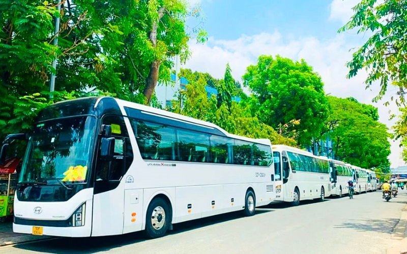 Nên đặt dịch vụ sớm để tránh hết xe (Ảnh: Sưu tầm)