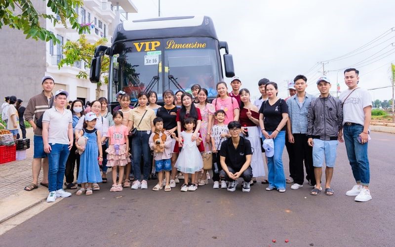 Lựa chọn thuê xe cho công ty phù hợp (Ảnh: Thắng Cảnh Việt)