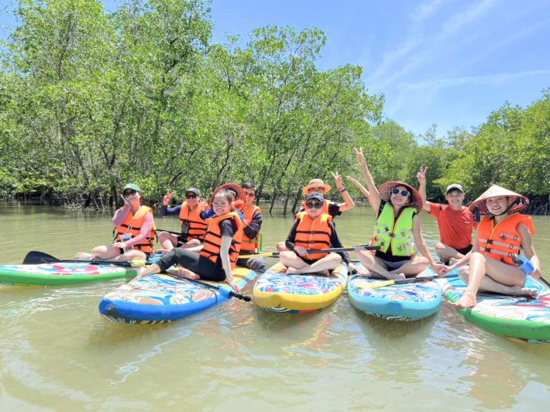 Cả nhóm cùng lên lịch trình du lịch (ảnh: sưu tầm)