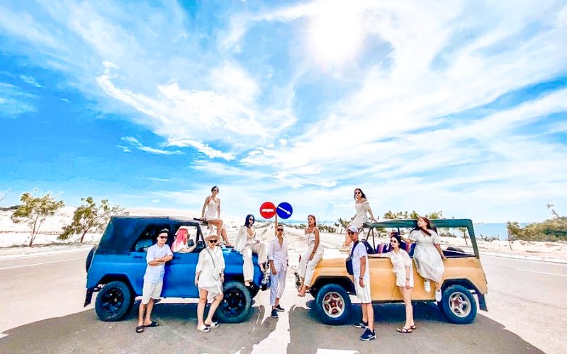 Dịch vụ thuê xe du lịch giúp an tâm khi đi đường dài (Ảnh: Sưu tầm)