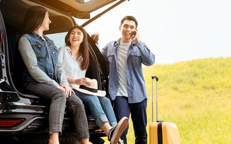 Dịch vụ thuê xe du lịch giúp gắn kết cả nhóm (Ảnh: Sưu tầm)