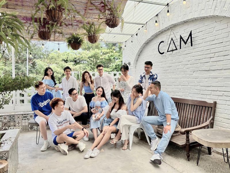 Vi vu du lịch cùng hội bạn (ảnh: sưu tầm)