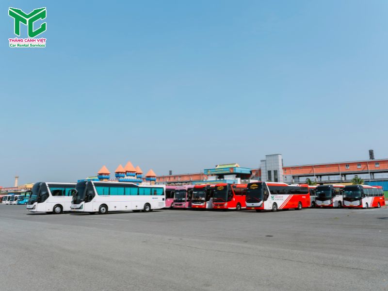 Dòng xe 45 chỗ được nhiều khách hàng lựa chọn bởi sự tiện dụng (Ảnh: Thắng Cảnh Việt)