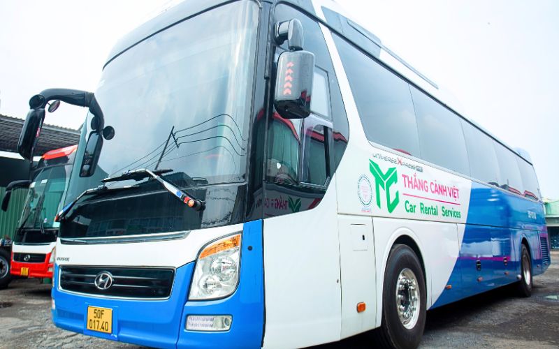 Thuê xe du lịch 29 chỗ cần lưu ý gì? (Ảnh: Thắng Cảnh Việt)