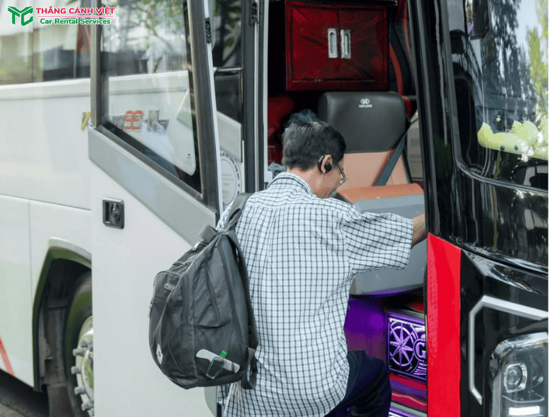 Thắng Cảnh Việt cho thuê xe du lịch đưa đón tận nơi theo yêu cầu