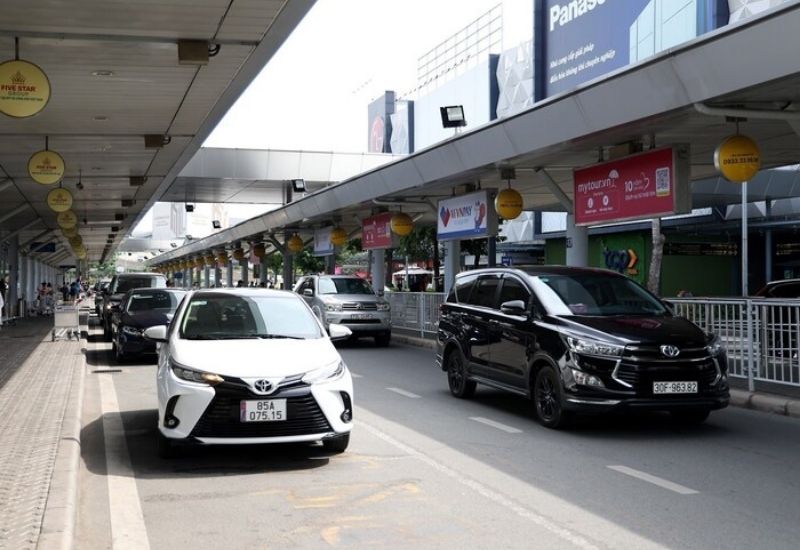 Dịch vụ xe đưa đón sân bay giúp chủ động phương tiện và thuận tiện hơn 