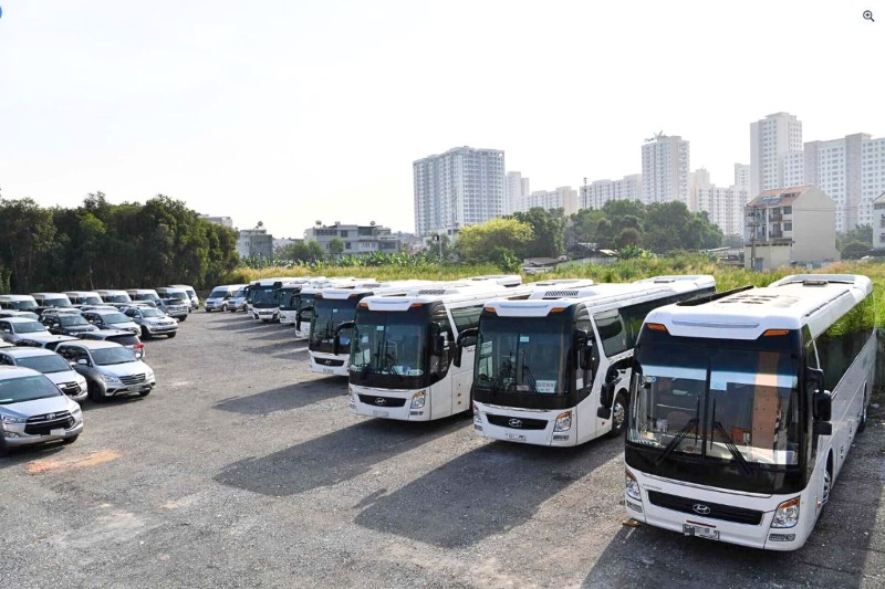 Giá thuê theo tuyến, số km và phụ phí thực tế