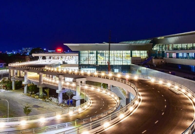 Nhà ga T3 Tân Sơn Nhất với khu vực giao thông và đón trả khách được phân luồng riêng 