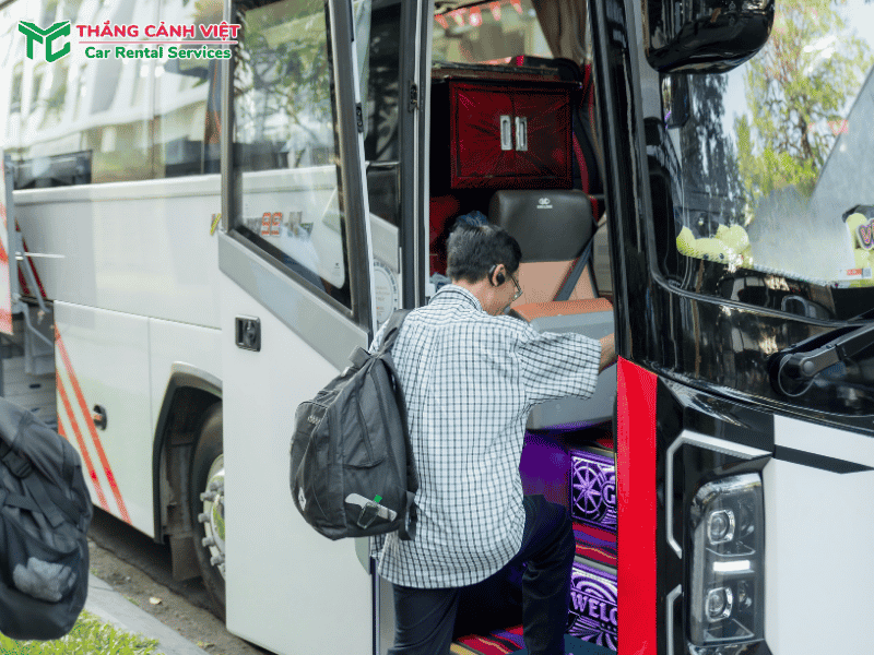 Hành khách lên xe Thắng Cảnh Việt theo nhu cầu và lịch trình riêng